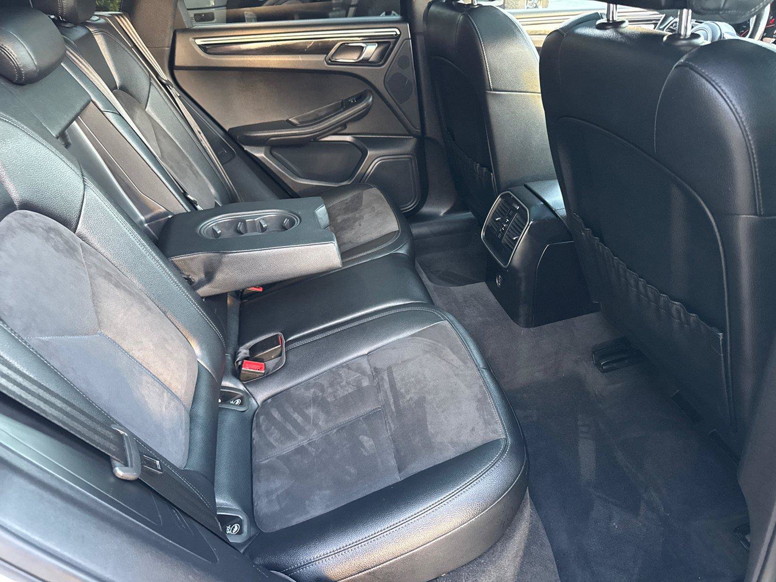 Used 2018 Porsche Macan AWD/4WD image 17