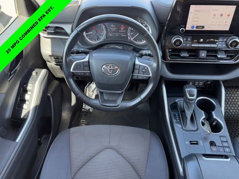 Used 2023 Toyota Highlander LE image 13