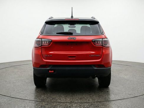 Used 2025 Jeep Compass Trailhawk AWD/4WD image 7