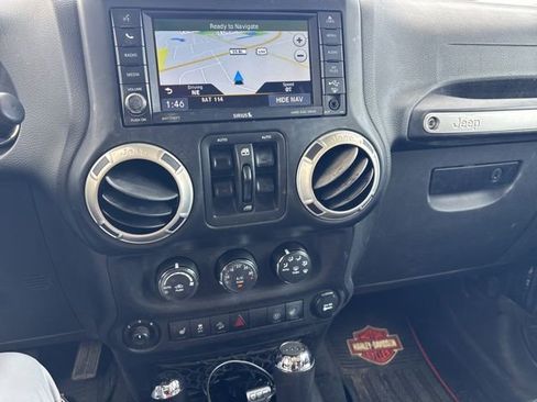 Used 2017 Jeep Wrangler Unlimited Sahara w/ Mopar Chrome Edition Group image 8