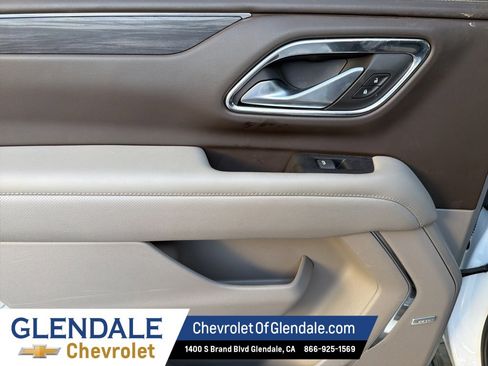 Used 2022 GMC Yukon SLT w/ SLT Premium Package image 19