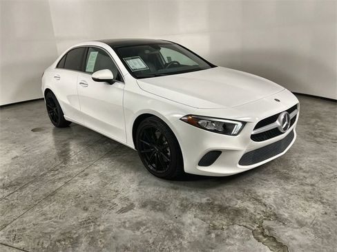 Used 2022 Mercedes-Benz A 220 image 2