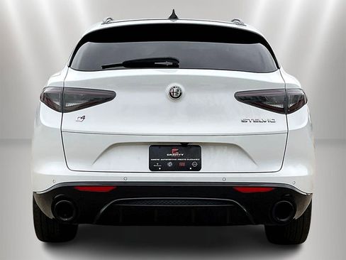 Used 2024 Alfa Romeo Stelvio Veloce AWD/4WD image 5