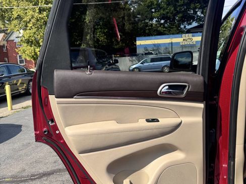 Used 2015 Jeep Grand Cherokee Overland w/ Advanced Technology Group image 15