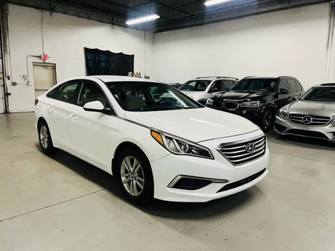 Used 2016 Hyundai Sonata SE w/ Winter Weather Package FWD image 4