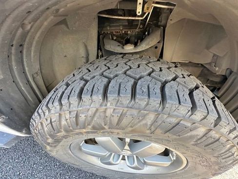 Used 2014 Nissan Titan S image 13