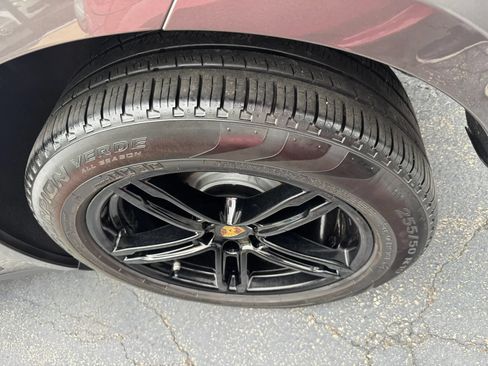 Used 2018 Porsche Macan AWD/4WD image 45
