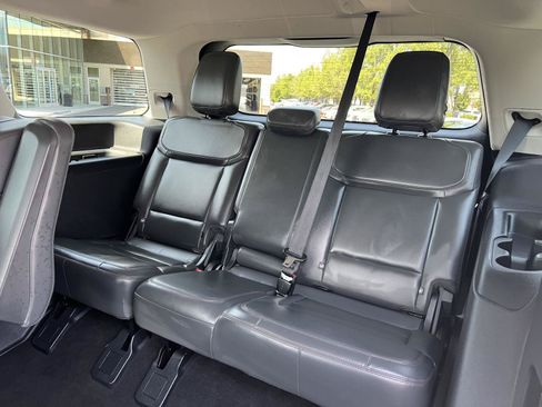 Used 2025 Ford Expedition Active AWD/4WD image 28