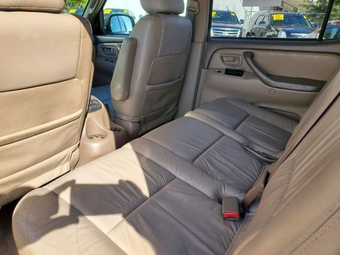 Used 2004 Toyota Sequoia SR5 image 24