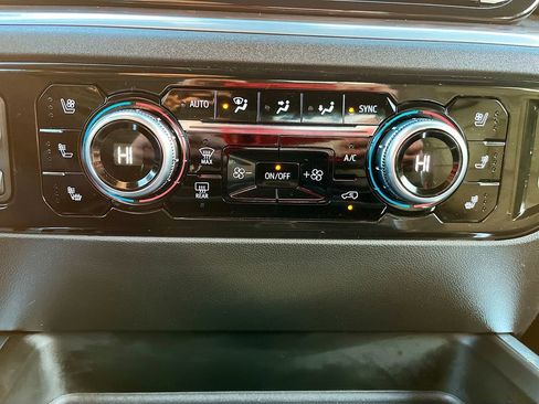 Used 2025 GMC Sierra 2500 SLT w/ SLT Premium Package image 16