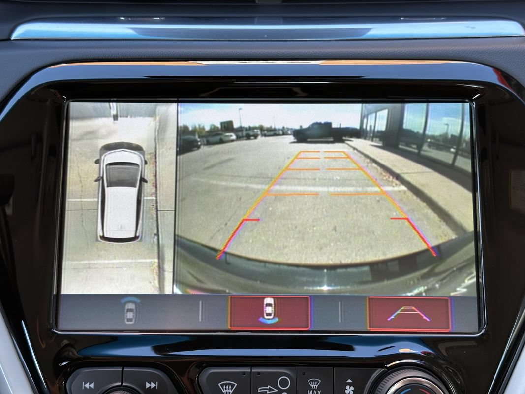 Used 2019 Chevrolet Bolt Premier w/ Infotainment Package FWD image 30
