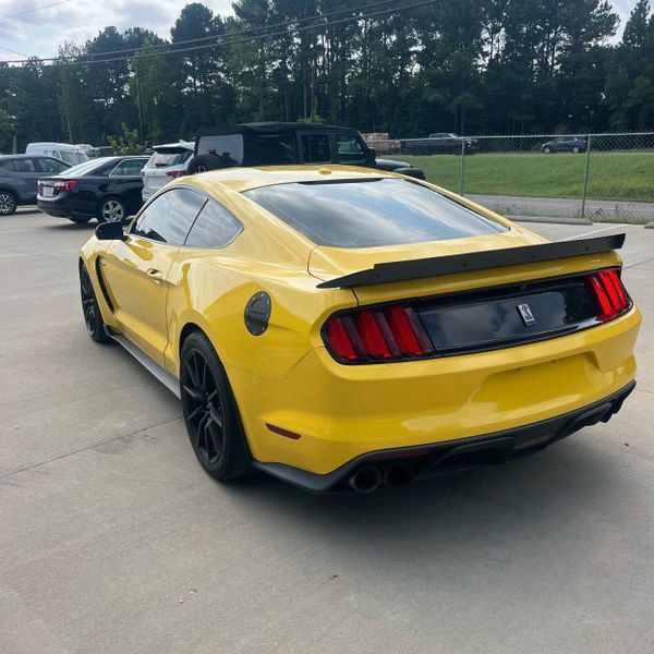 Used 2018 Ford Mustang Shelby GT350 w/ Convenience Package RWD image 5