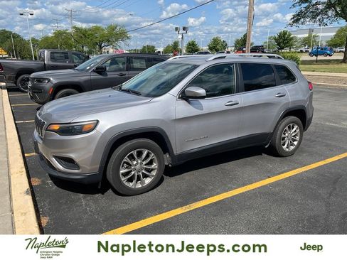Used 2019 Jeep Cherokee Latitude Plus w/ Comfort/Convenience Group FWD image 1