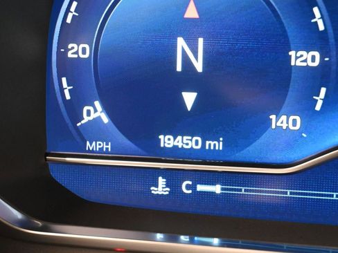 Used 2024 Chevrolet Tahoe Premier w/ Premium Package image 18