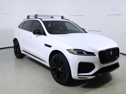 New 2025 Jaguar F-PACE R-Dynamic S image 3