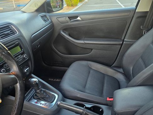 Used 2012 Volkswagen Jetta SE FWD image 10