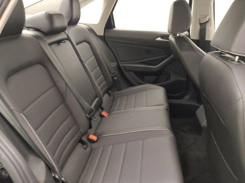Used 2024 Volkswagen Jetta SE w/ Panoramic Sunroof Package FWD image 19