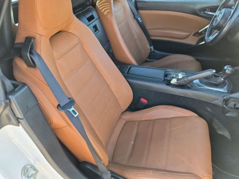 Used 2017 FIAT 124 Spider Lusso RWD image 20