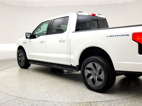 Used 2022 Ford F150 Lightning Lariat image 7