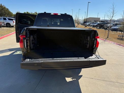 Used 2022 Ford F150 Lightning Lariat image 23