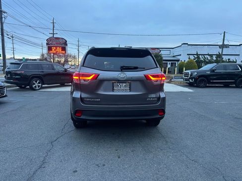 Used 2019 Toyota Highlander XLE image 6