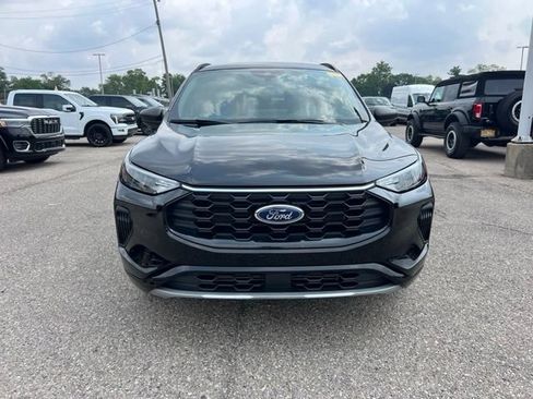 Certified 2024 Ford Escape ST-Line w/ Tech Pack #1 AWD/4WD image 2