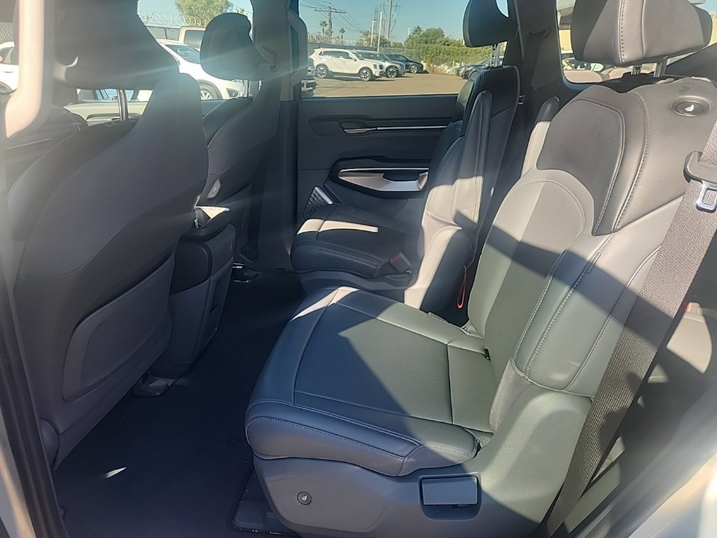 Used 2024 Kia EV9 Light Long Range RWD image 19