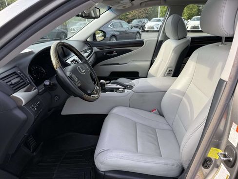 Used 2017 Lexus LS 460 AWD w/ Comfort Package image 13