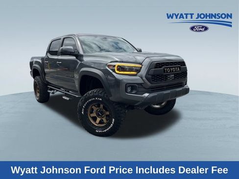 Used 2023 Toyota Tacoma TRD Off-Road w/ Technology Package AWD/4WD image 1