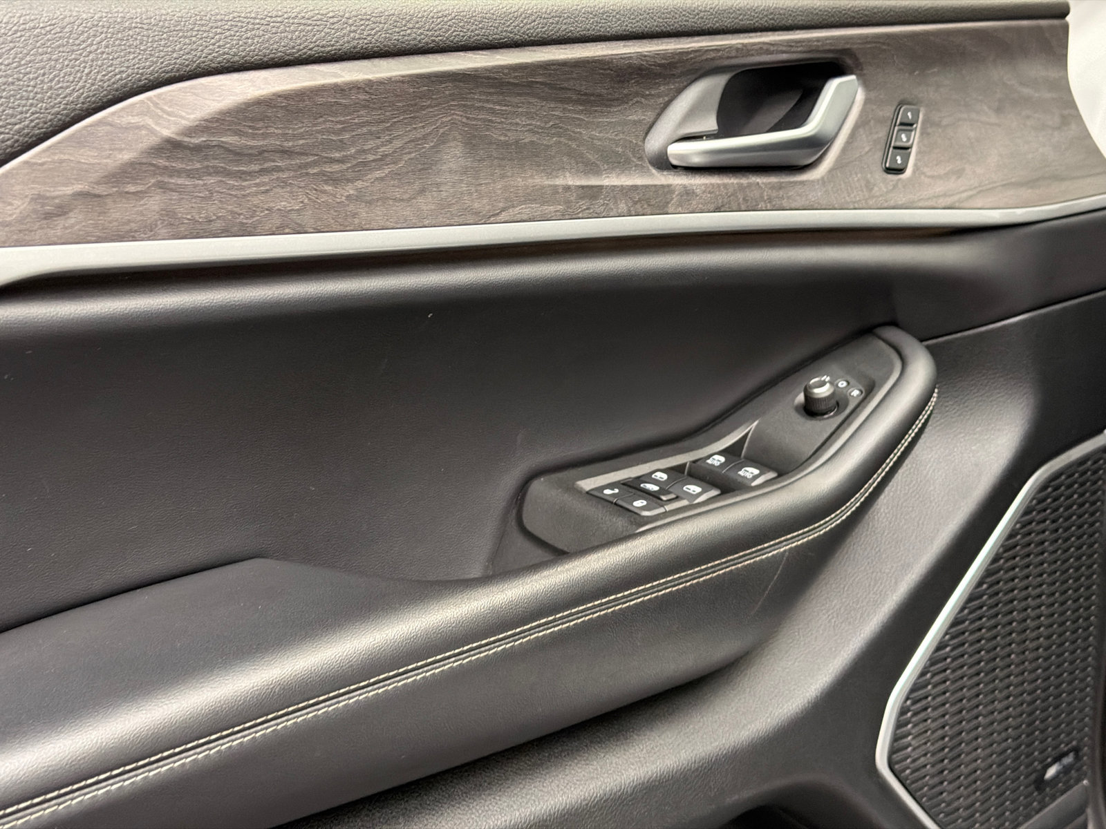 Used 2021 Jeep Grand Cherokee L Limited AWD/4WD image 19