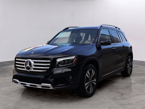 New 2025 Mercedes-Benz GLB 250 4MATIC image 3