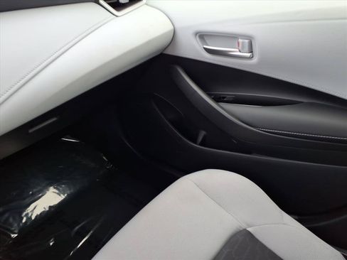 Used 2025 Toyota Corolla SE w/ SE Package FWD image 22