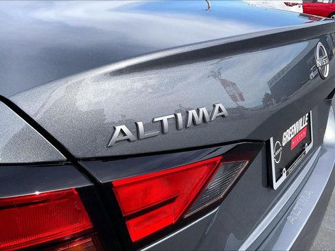 New 2026 Nissan Altima 2.5 SR FWD image 13