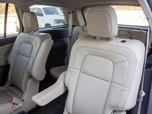 Used 2022 Lincoln Aviator Reserve w/ Elements Package Plus image 22