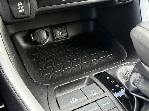 Certified 2023 Toyota RAV4 LE image 25