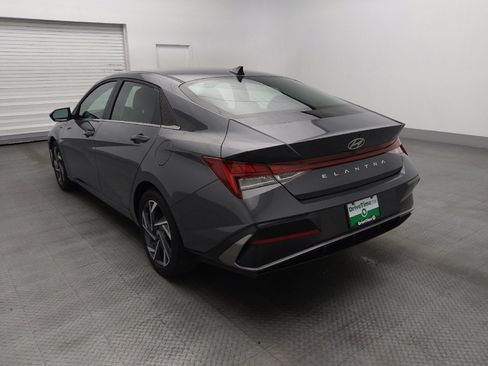 Used 2025 Hyundai Elantra SEL FWD image 5