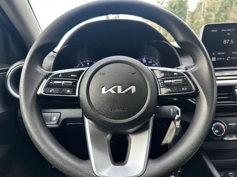 Used 2022 Kia Forte LXS w/ LXS Technology Package image 14