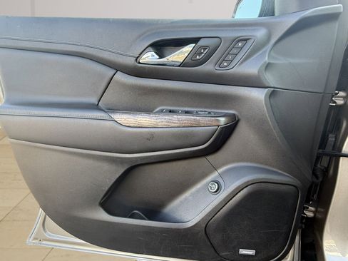 Used 2022 GMC Acadia Denali image 26