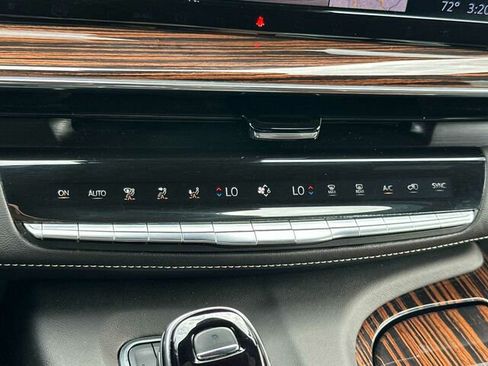 Used 2024 Cadillac Escalade Premium Luxury image 27