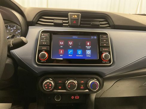 Used 2023 Nissan Versa SV image 7