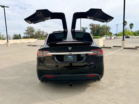 Used 2018 Tesla Model X 75D AWD/4WD image 9