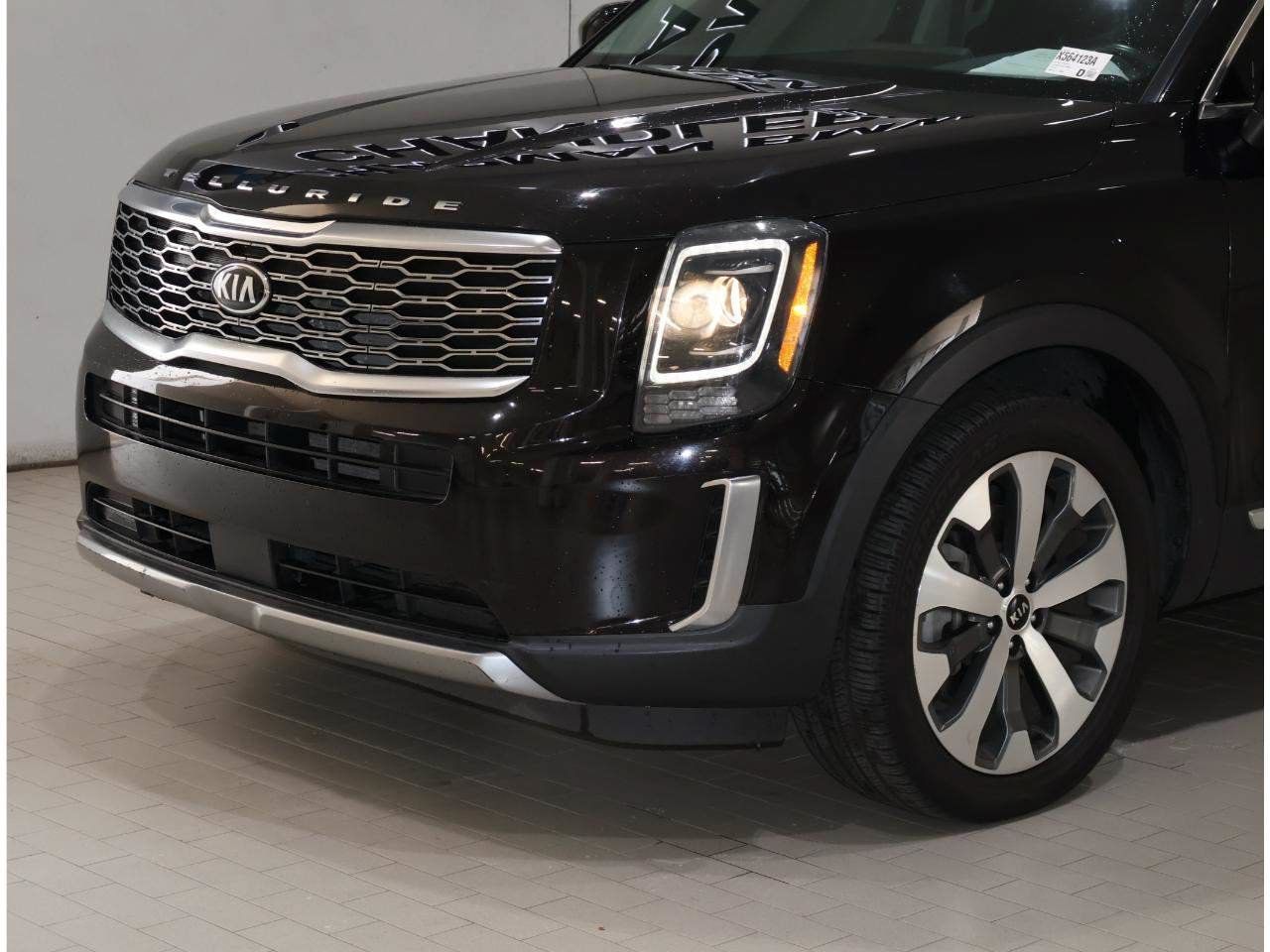 Used 2021 Kia Telluride S FWD image 2