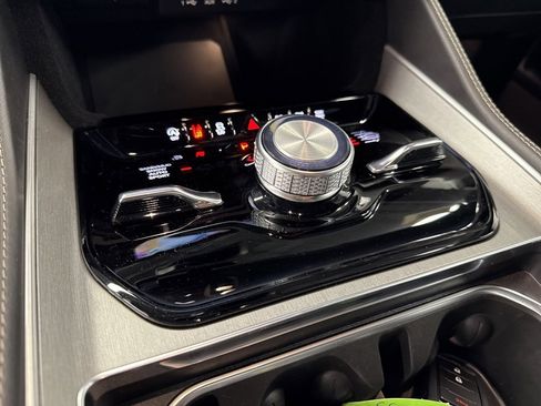 New 2025 Jeep Wagoneer L Series II w/ Convenience Group I image 30