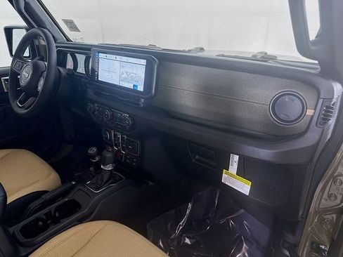 New 2026 Jeep Gladiator Sport image 25