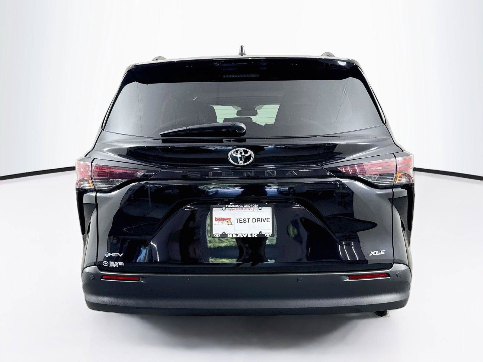 Certified 2026 Toyota Sienna XLE FWD image 12