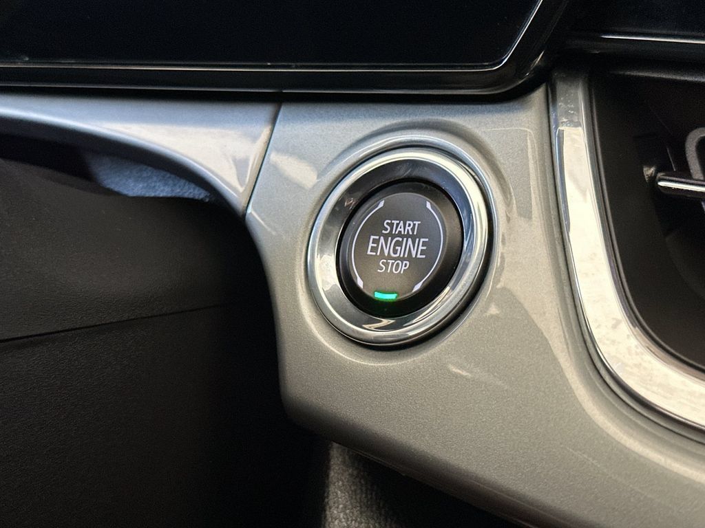 Used 2025 Chevrolet Trax LT FWD image 21