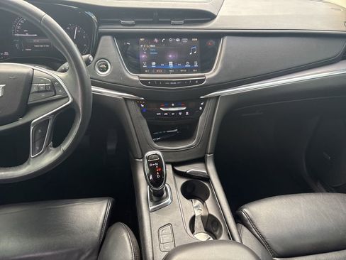 Used 2017 Cadillac XT5 Premium Luxury image 13