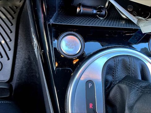 Used 2019 Volkswagen Beetle 2.0T Final Edition SEL image 28