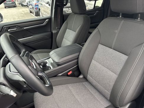 Used 2025 GMC Acadia Elevation image 18