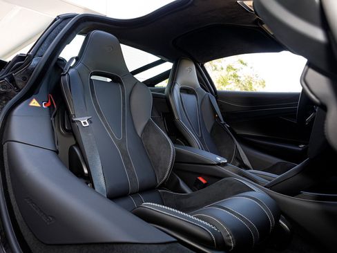 New 2027 McLaren 750S RWD image 53